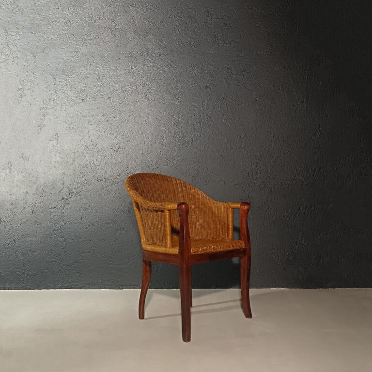 Sedia in stile Coloniale Olandese in Rattan e Mogano - antiquer.it